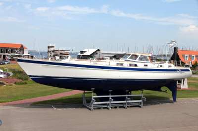 HALLBERG RASSY HALLBERG RASSY 62