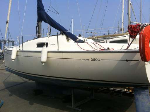 JEANNEAU JEANNEAU Sun 2500