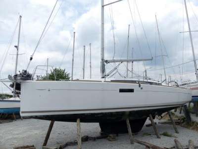 JEANNEAU JEANNEAU Sun odyssey 349 lifting keel