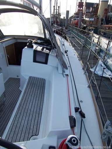 JEANNEAU JEANNEAU Sun odyssey 379 lifting keel