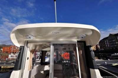 QUICKSILVER QUICKSILVER 605 pilothouse