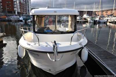 QUICKSILVER QUICKSILVER 605 pilothouse