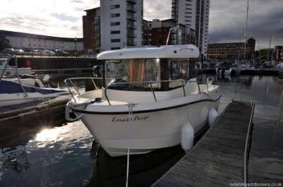 QUICKSILVER QUICKSILVER 605 pilothouse