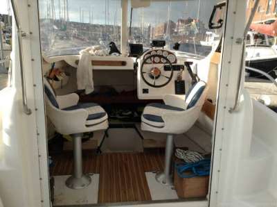 QUICKSILVER QUICKSILVER 630 pilothouse