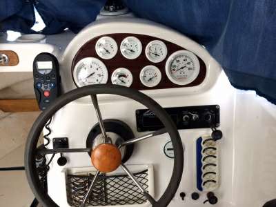 QUICKSILVER QUICKSILVER 630 pilothouse