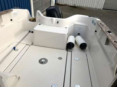 QUICKSILVER QUICKSILVER 640 pilothouse