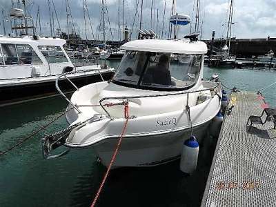 QUICKSILVER QUICKSILVER 640 pilothouse