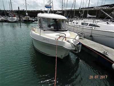 QUICKSILVER QUICKSILVER 640 pilothouse