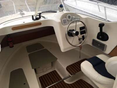 QUICKSILVER QUICKSILVER 640 pilothouse