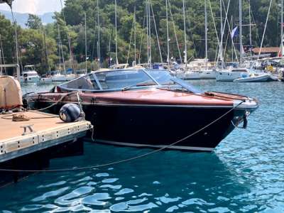 RIVA RIVA RIVA 33 AQUARIVA