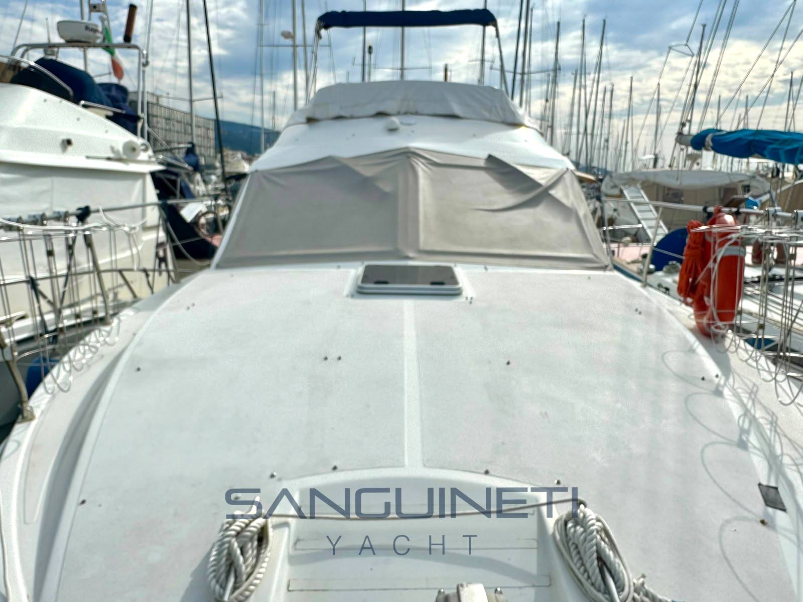 Azimut Az 35