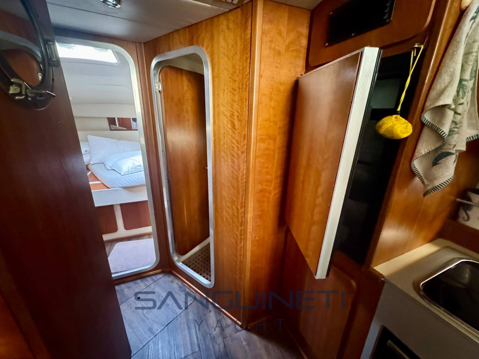 Azimut Az 35