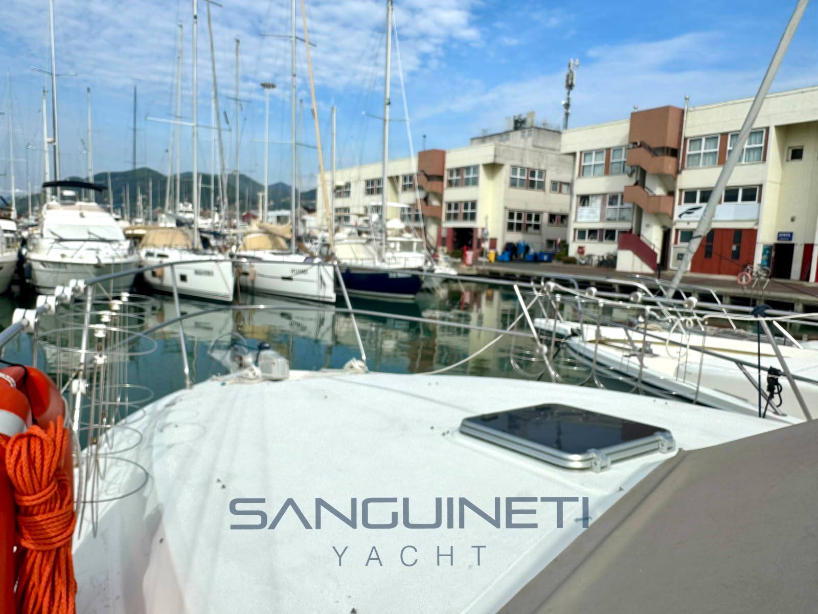 Azimut Az 35