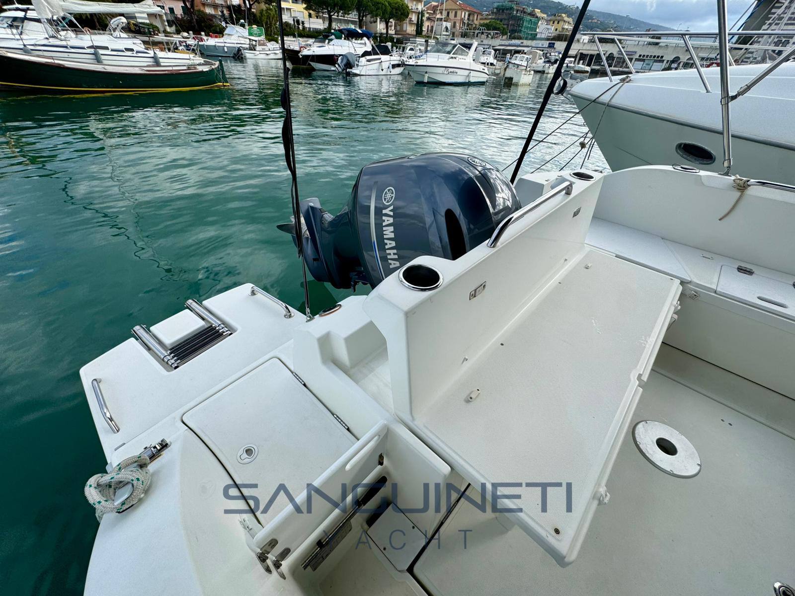 Beneteau Antares 8