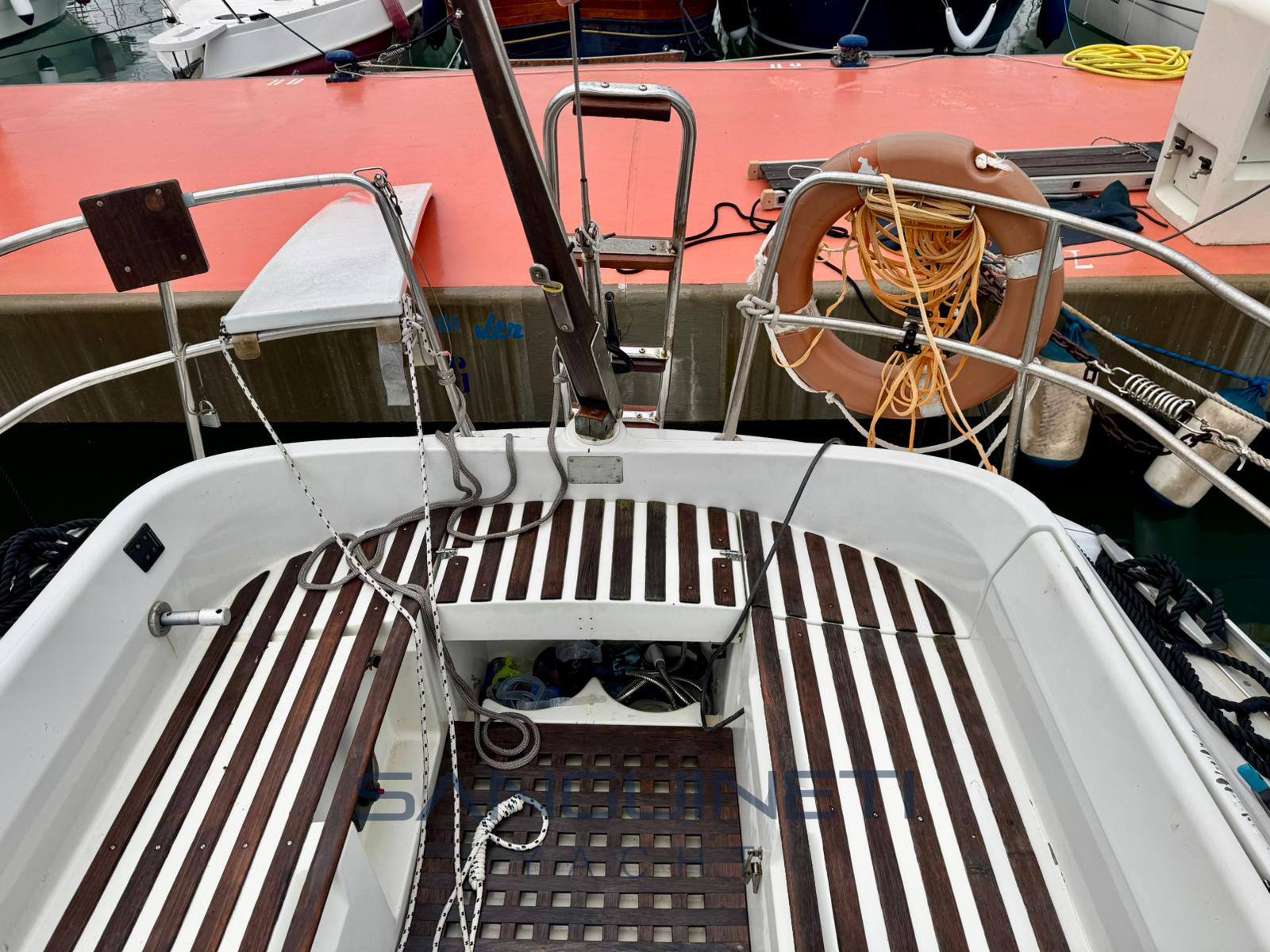 Beneteau First 325