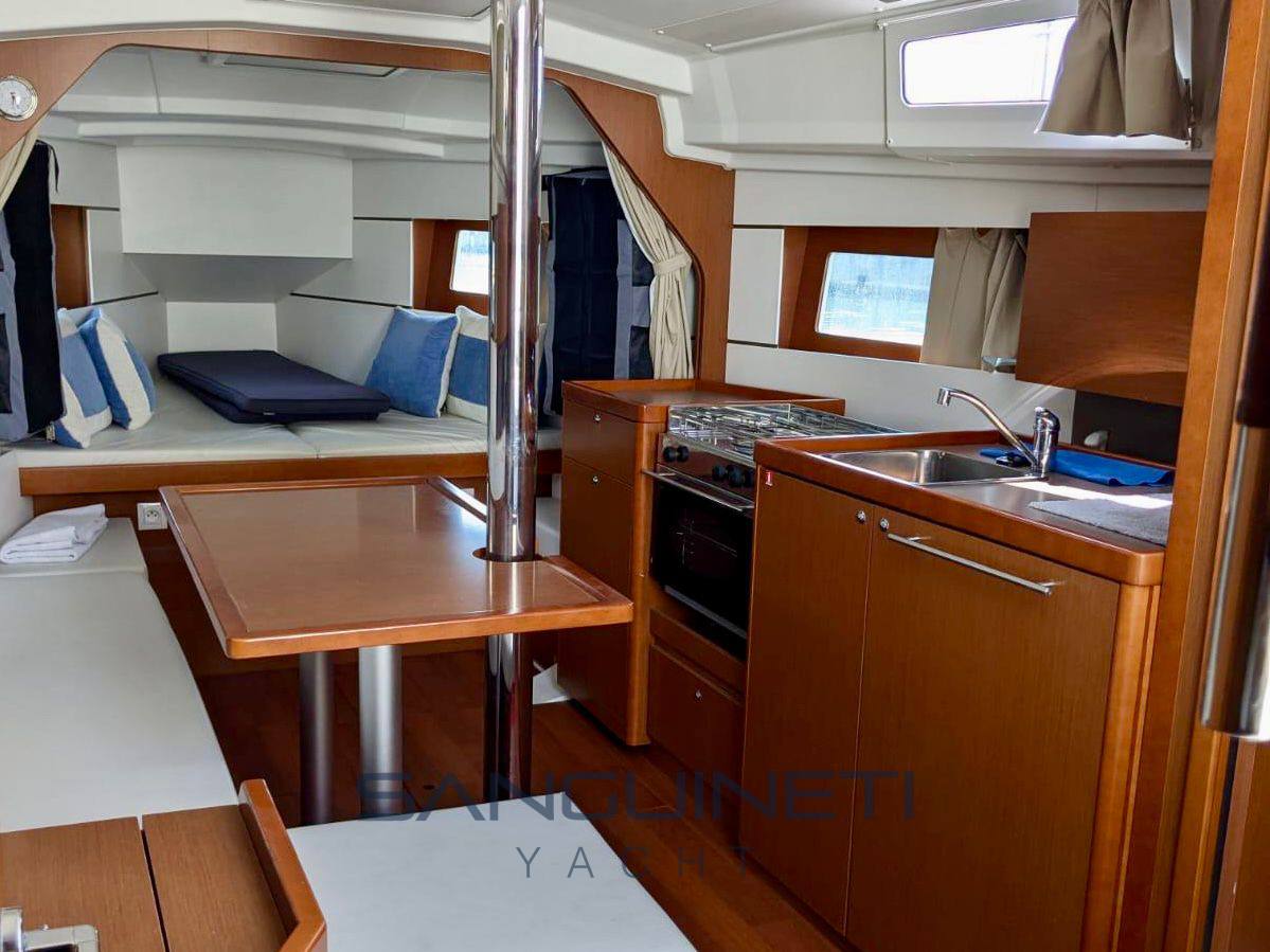 Beneteau Oceanis 35