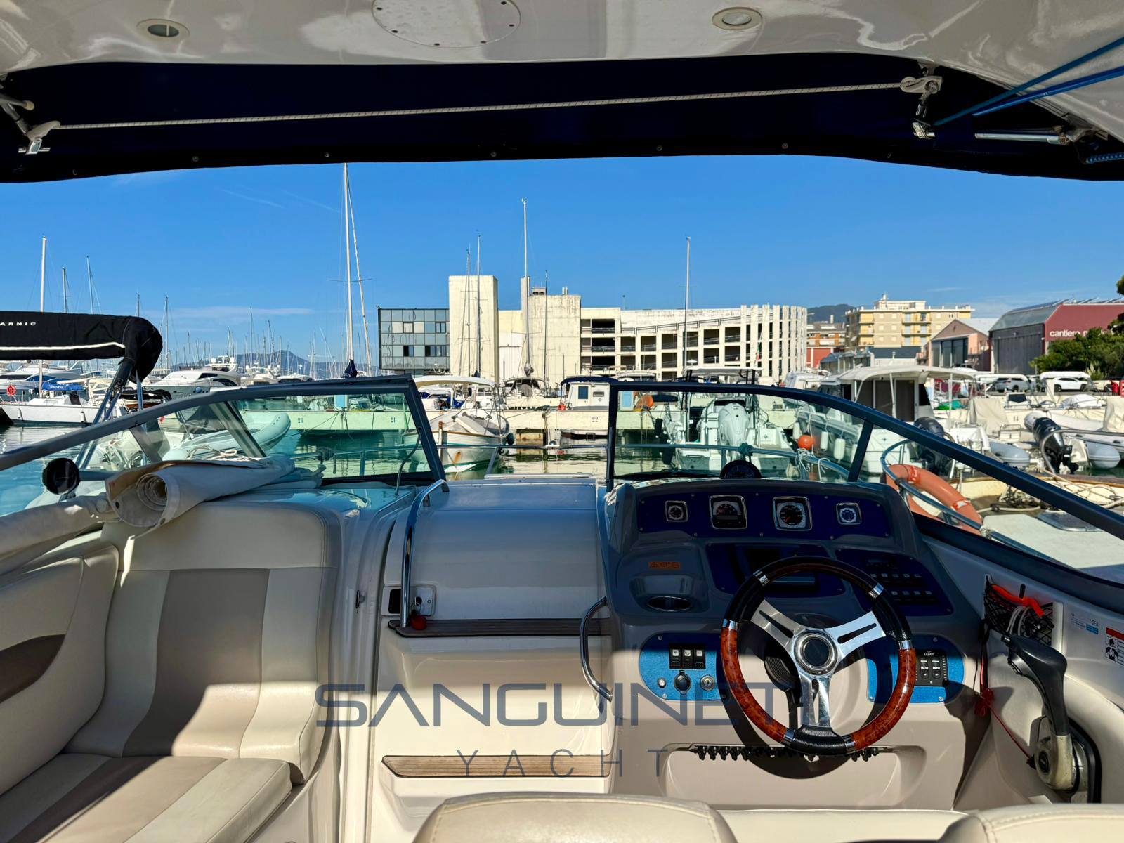 Chaparral Signature 270