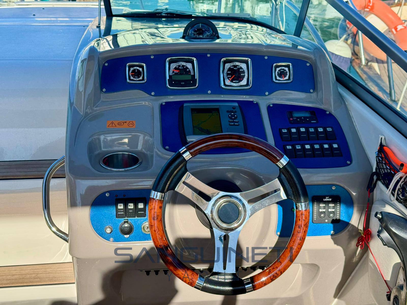 Chaparral Signature 270