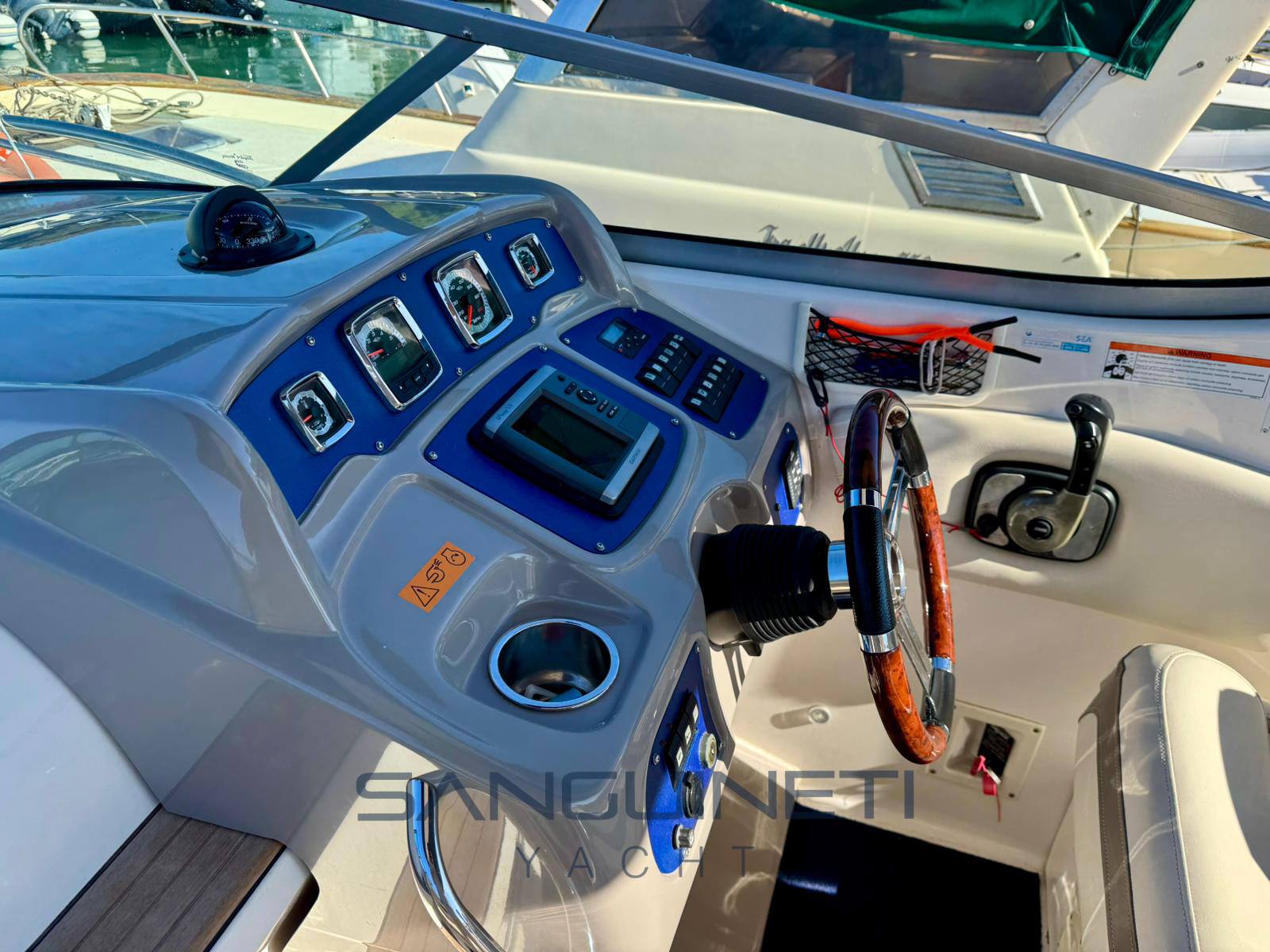 Chaparral Signature 270