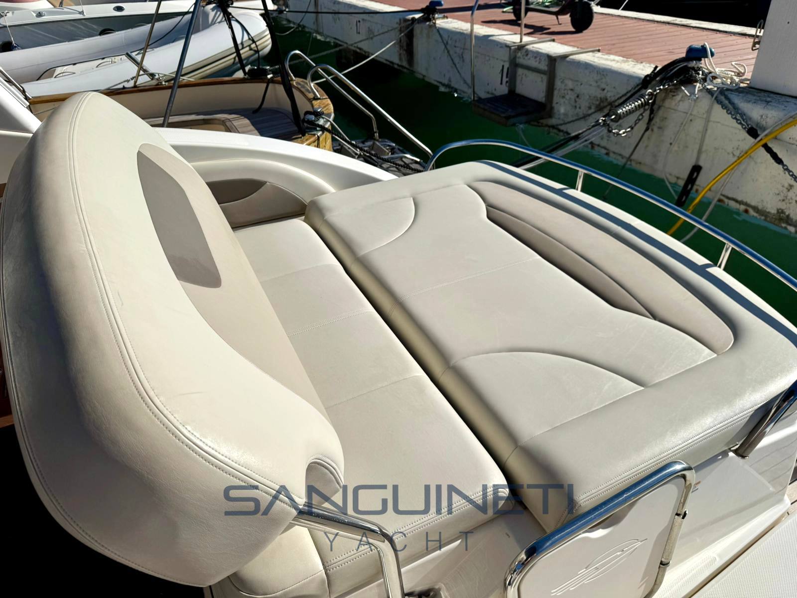 Chaparral Signature 270