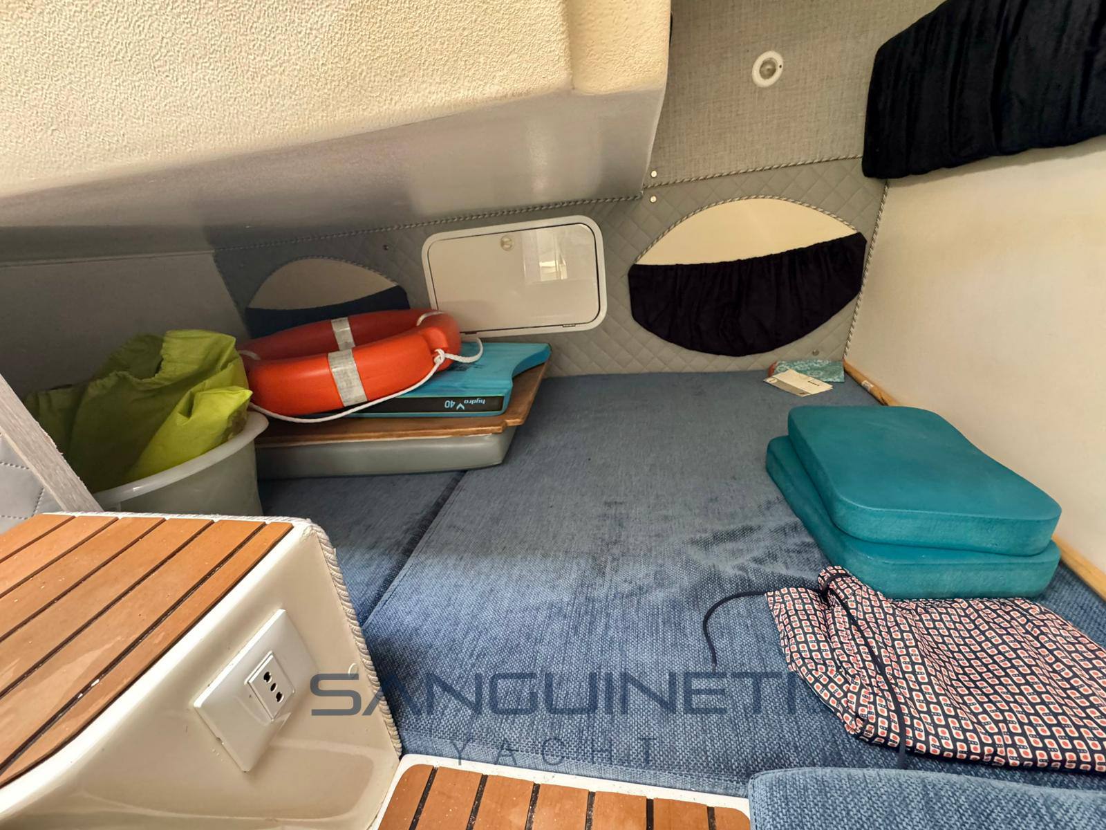 Coverline Cabin 7.10 cruiser