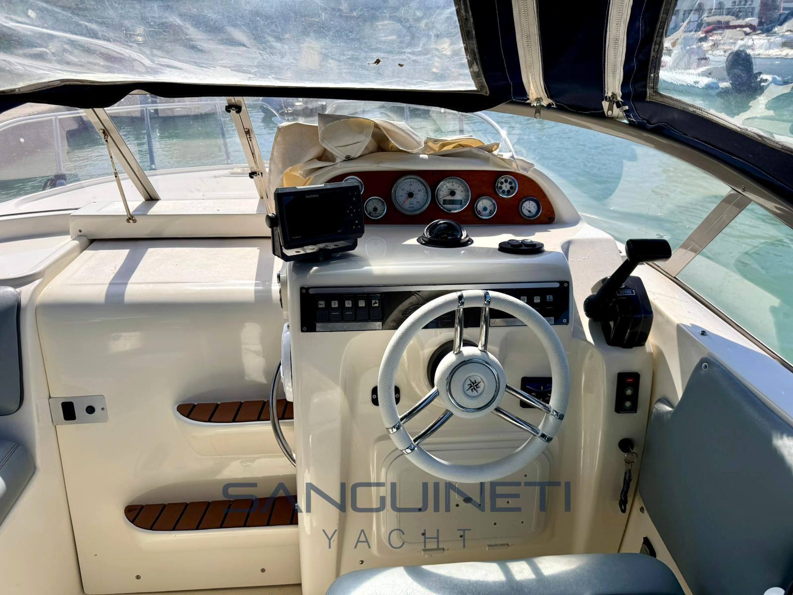 Coverline Cabin 7.10 cruiser