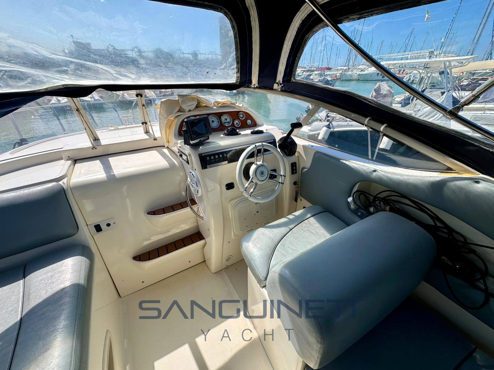 Coverline Cabin 7.10 cruiser