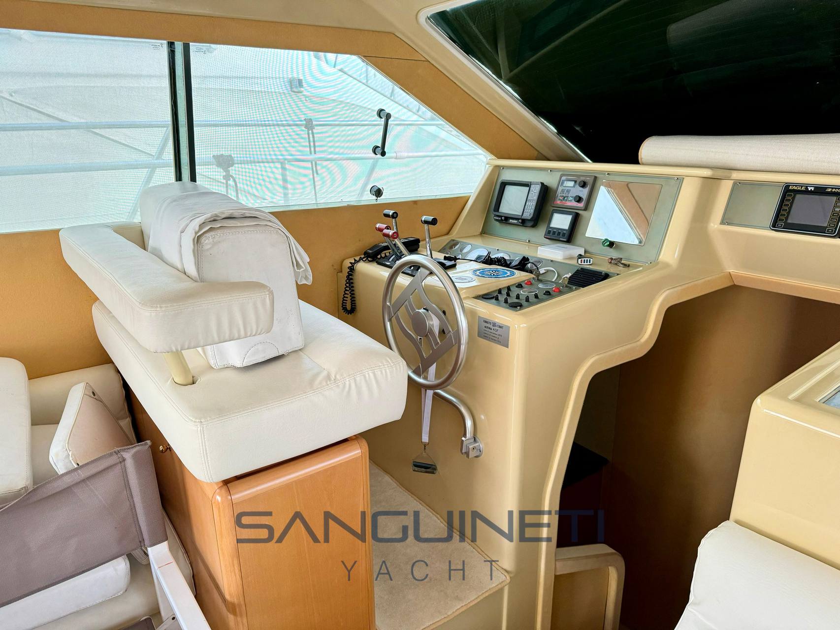 Ferretti 120