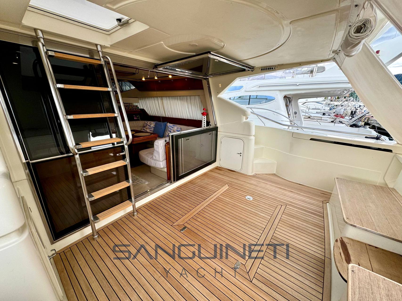 Ferretti 53