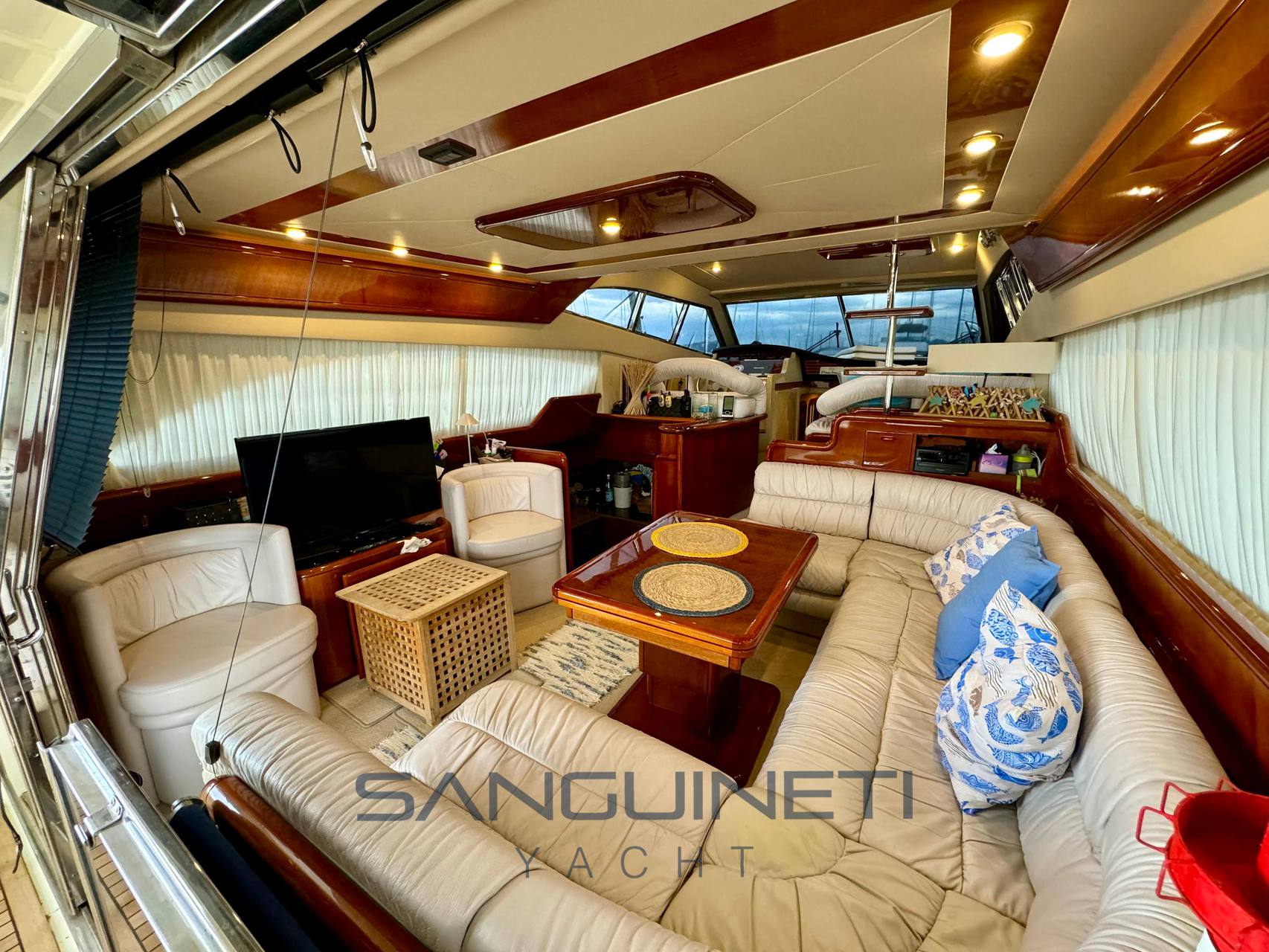 Ferretti 53