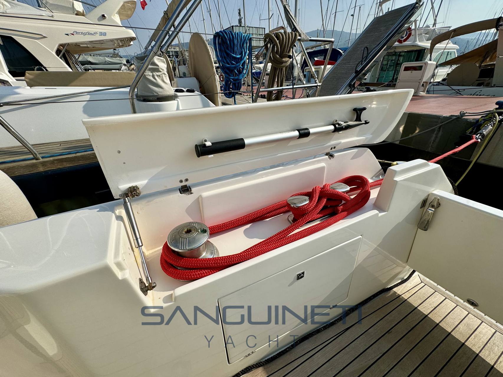 Gagliotta 52 Exterior: detail