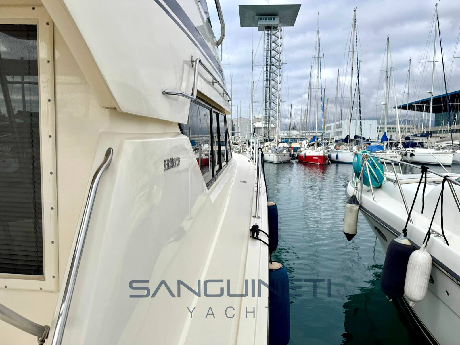 Hatteras 50 convertible