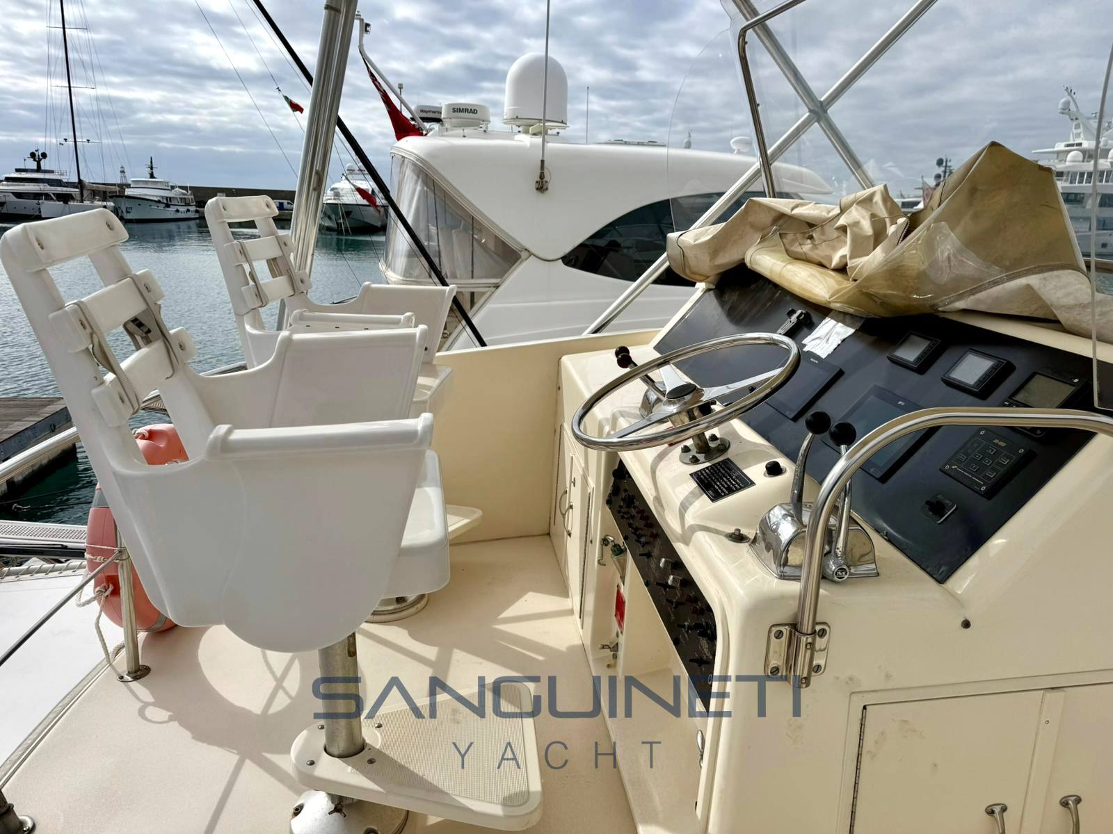 Hatteras 50 convertible