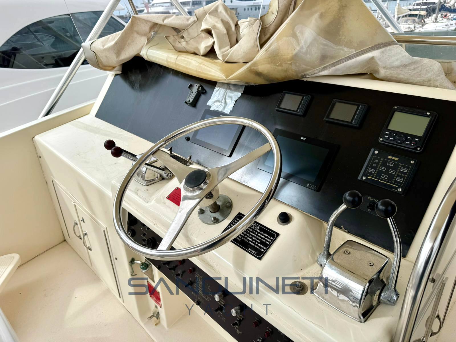 Hatteras 50 convertible