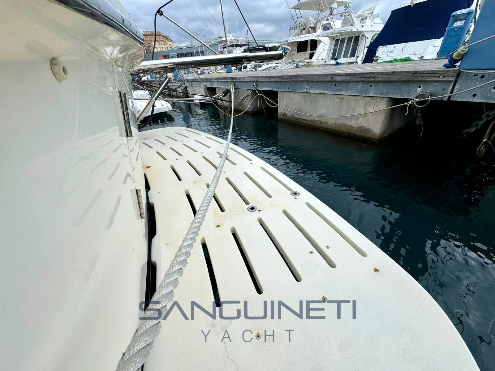 Hatteras 50 convertible