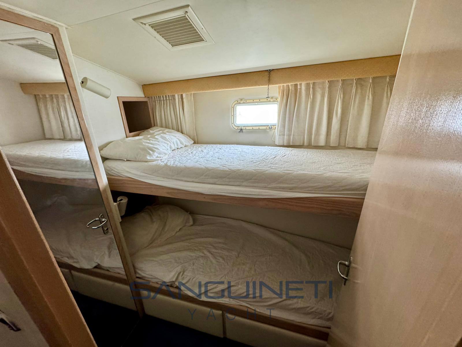 Hatteras 50 convertible