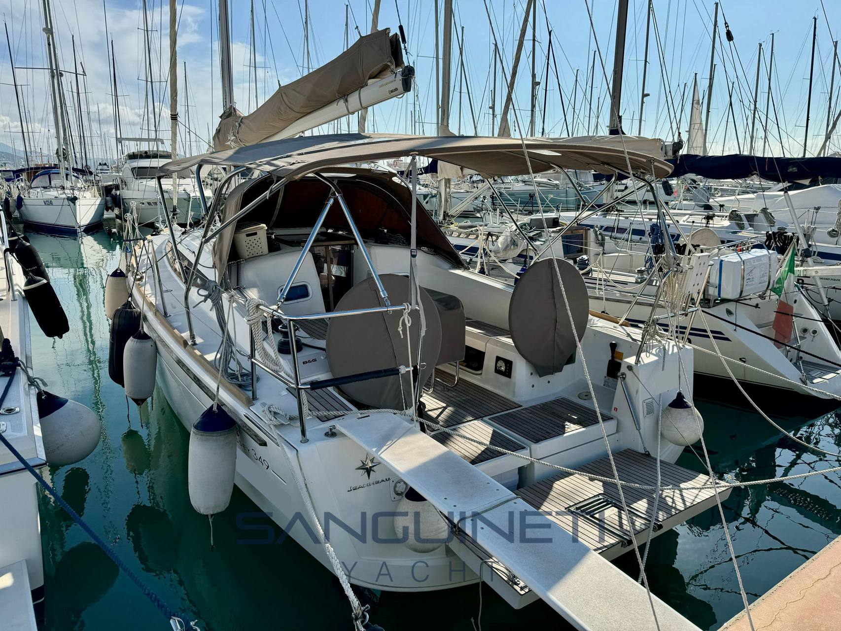 Jeanneau 349