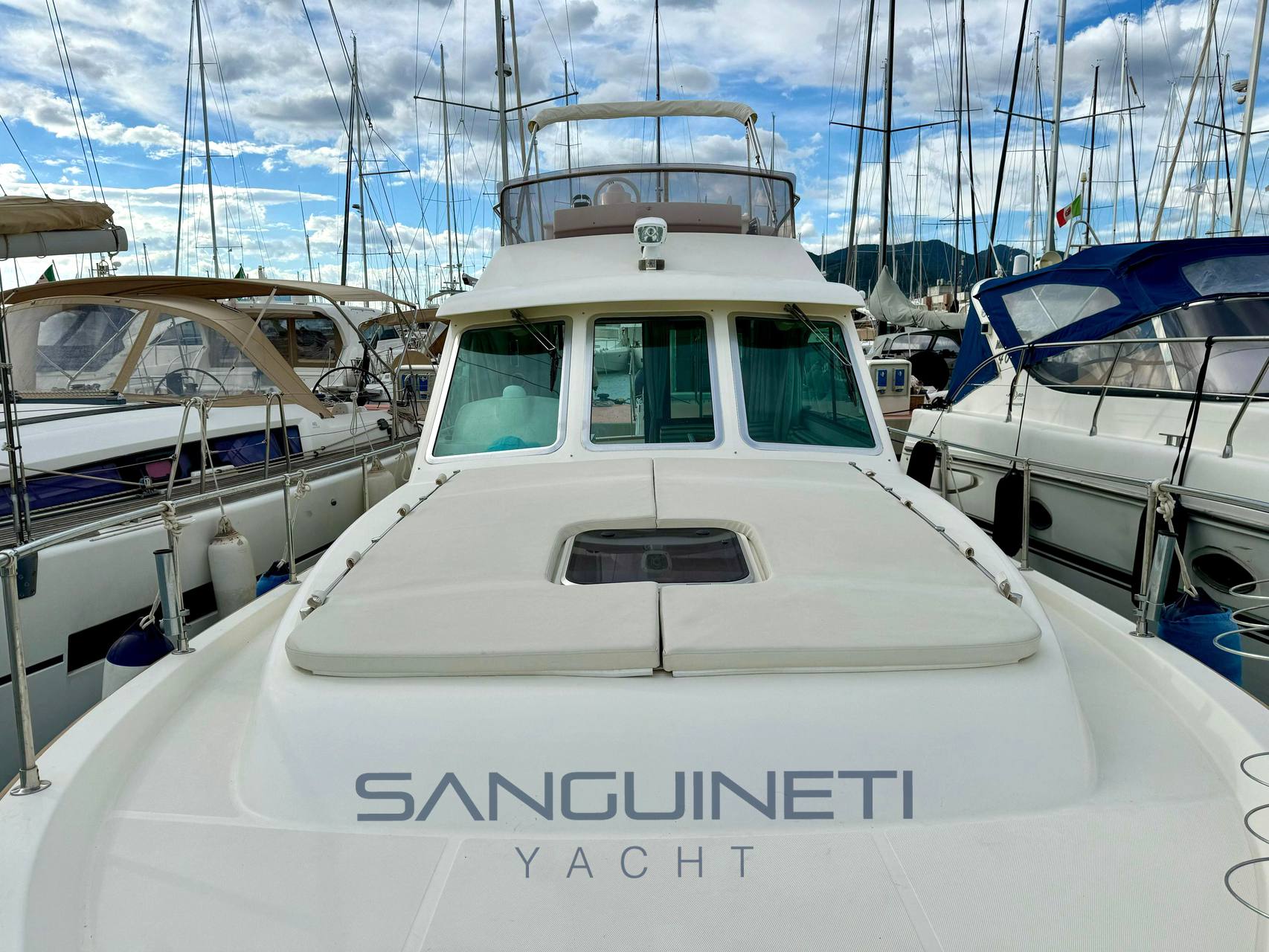 Sciallino 34 fly Exterior: detail