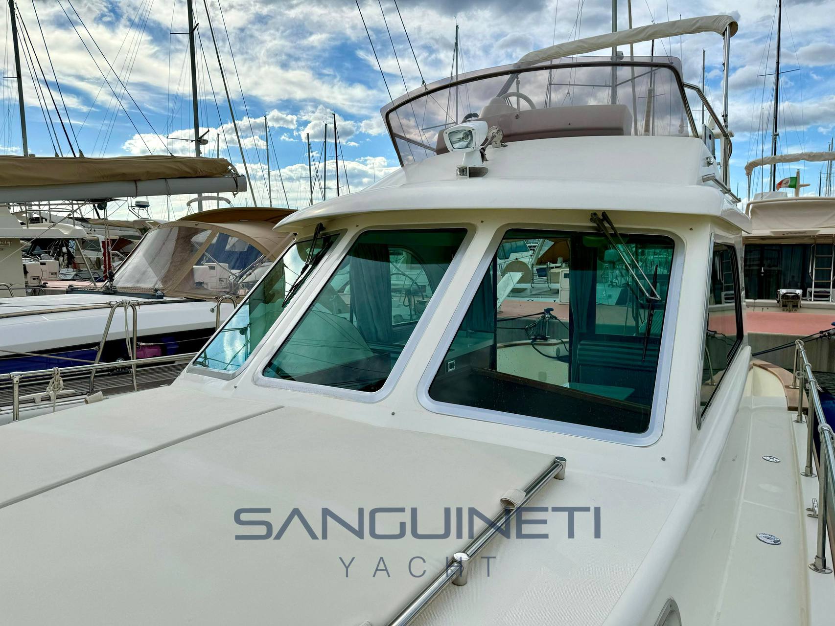 Sciallino 34 fly Exterior: detail