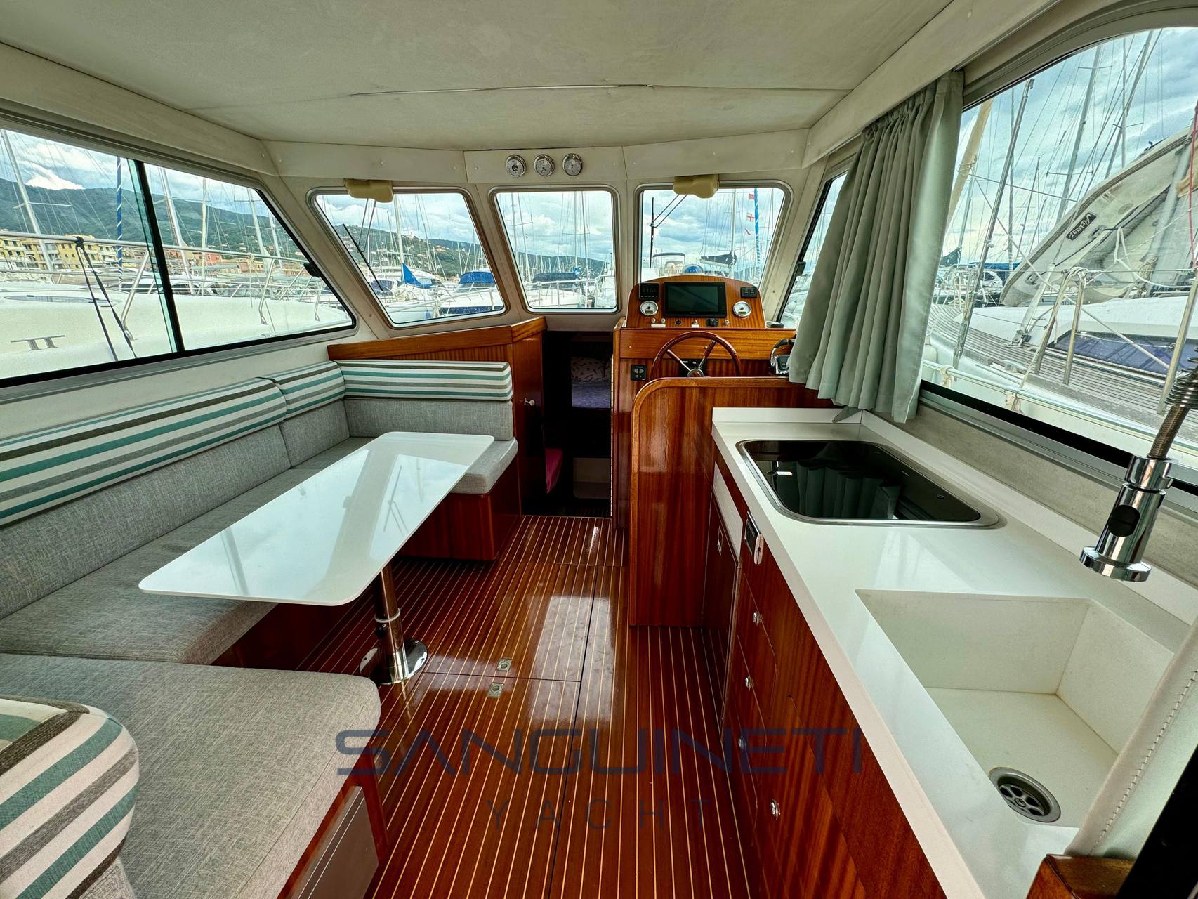 Sciallino 34 fly Interno