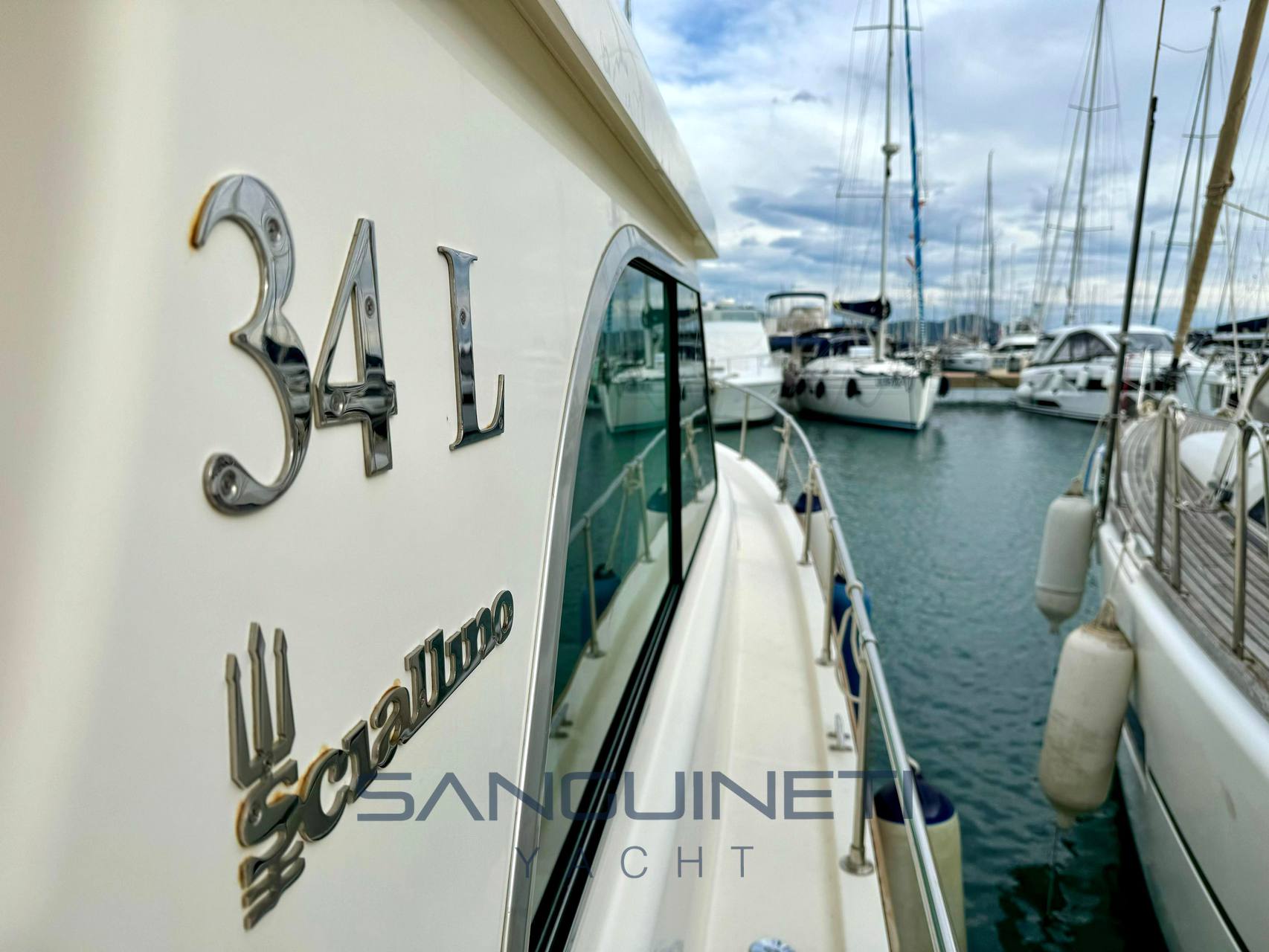 Sciallino 34 fly Exterior: detail