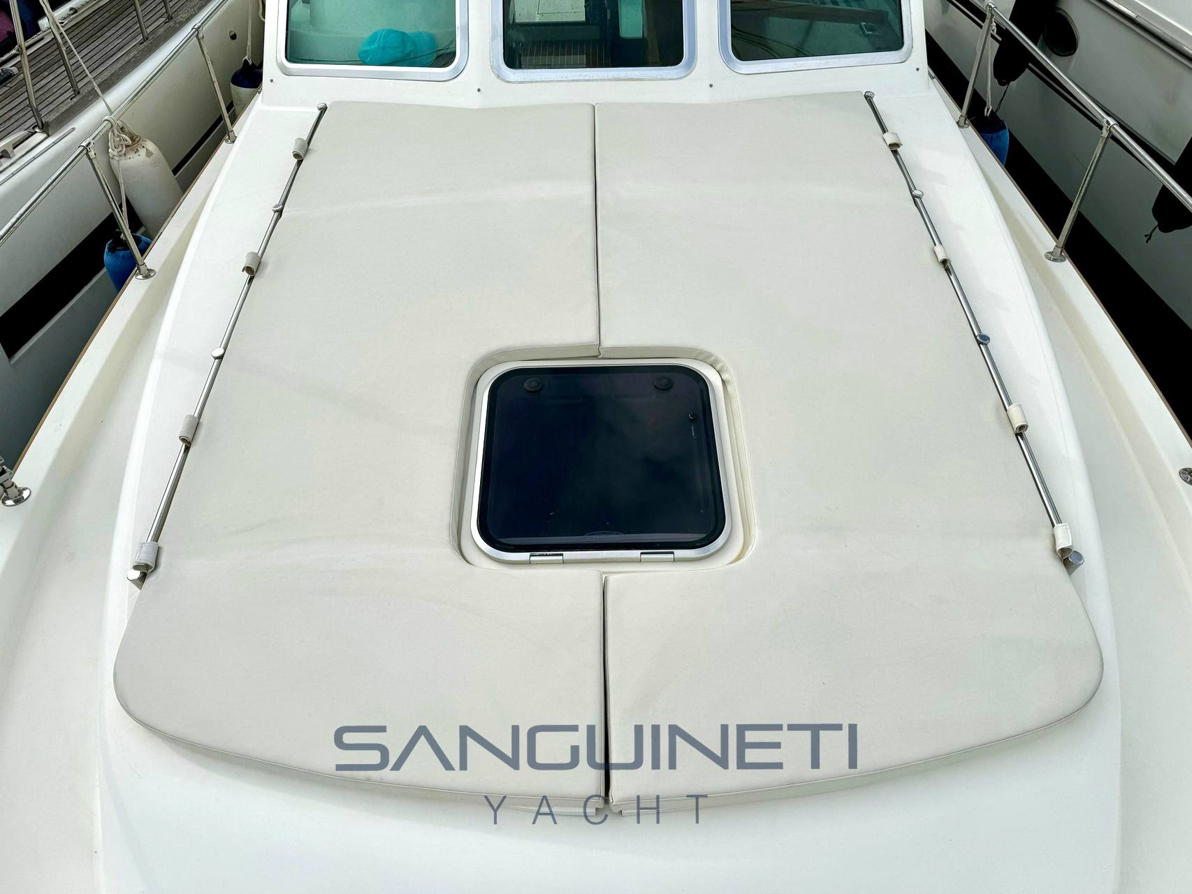 Sciallino 34 fly Exterior: detail