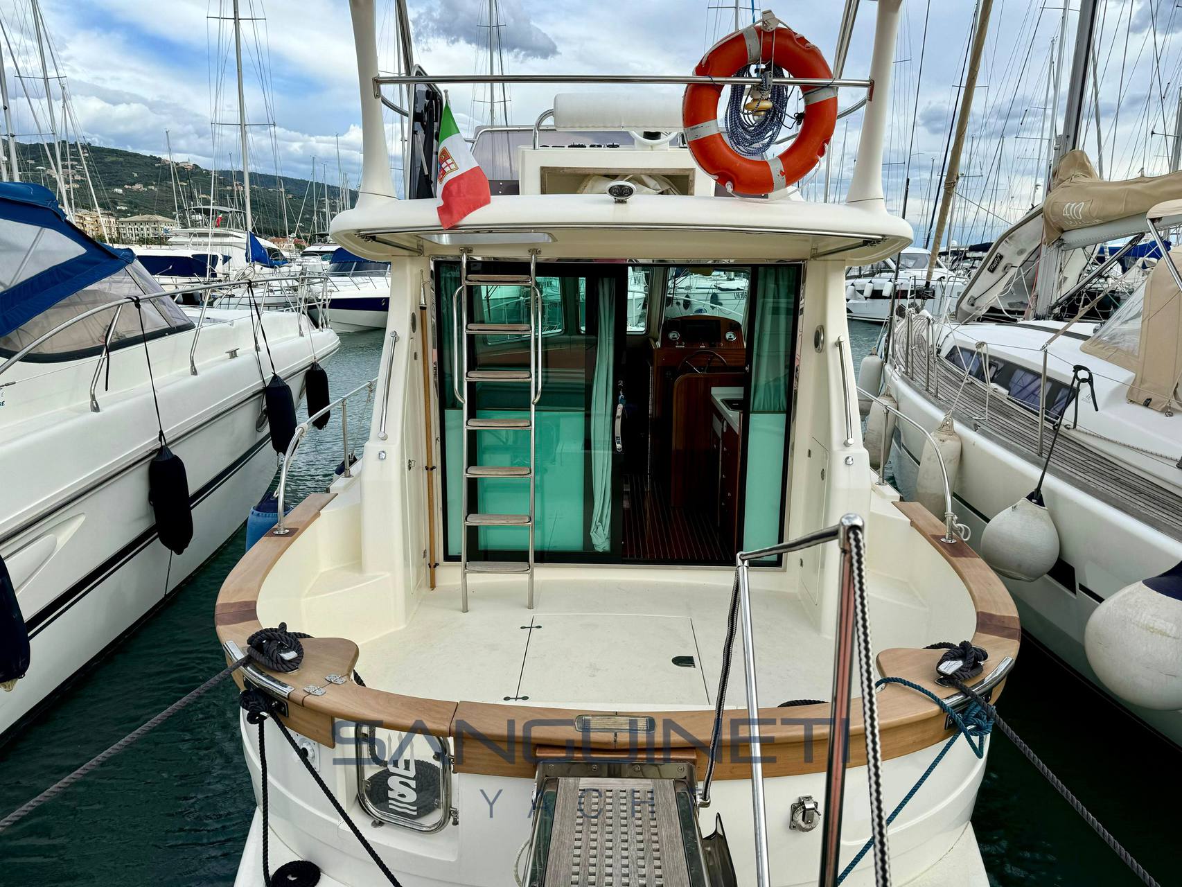 Sciallino 34 fly Exterior