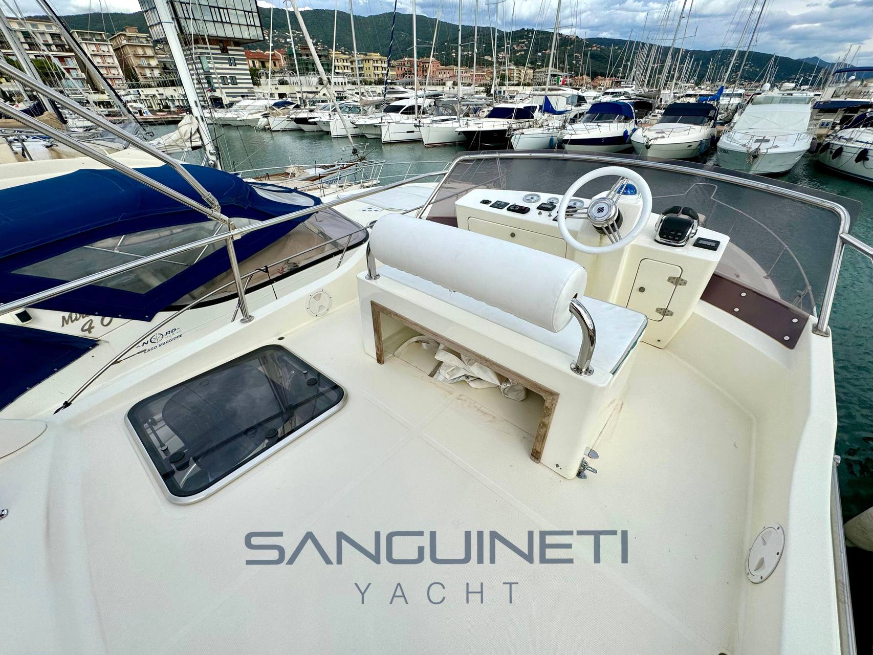 Sciallino 34 fly Exterior: detail