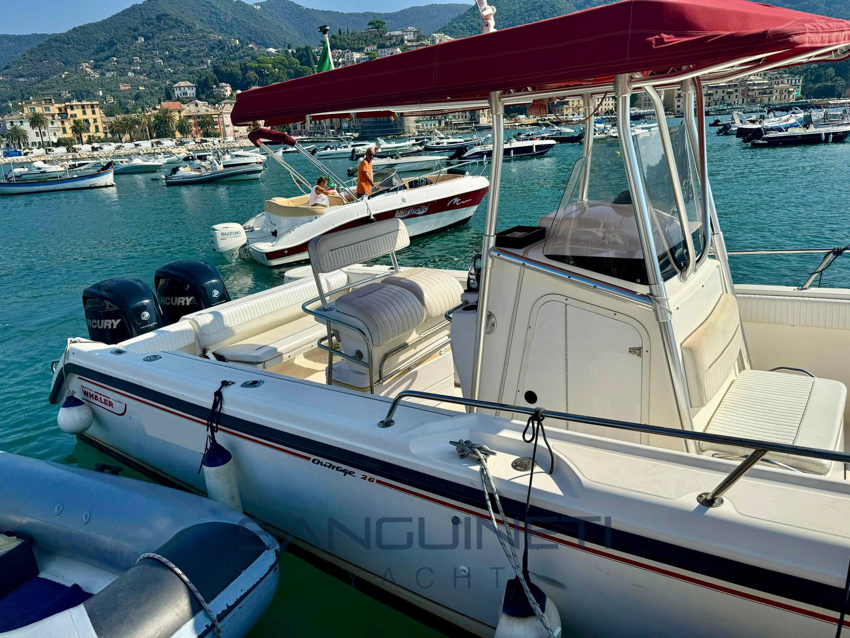 Boston whaler Outrage 26