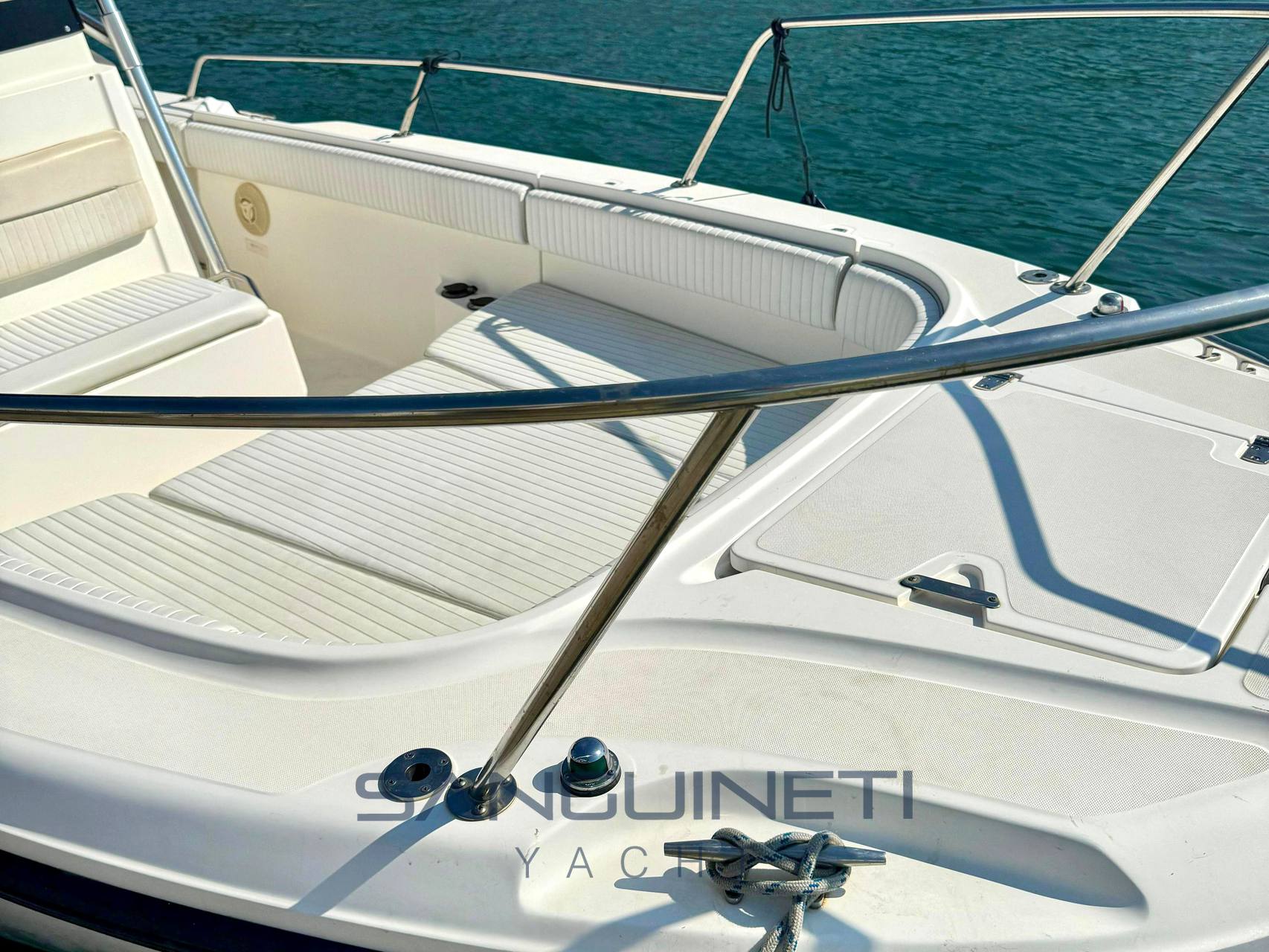 Boston whaler Outrage 26