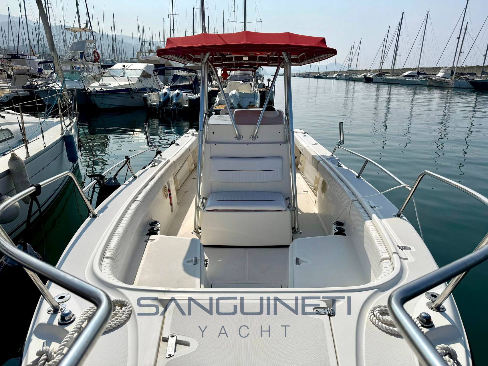 Boston whaler Outrage 26