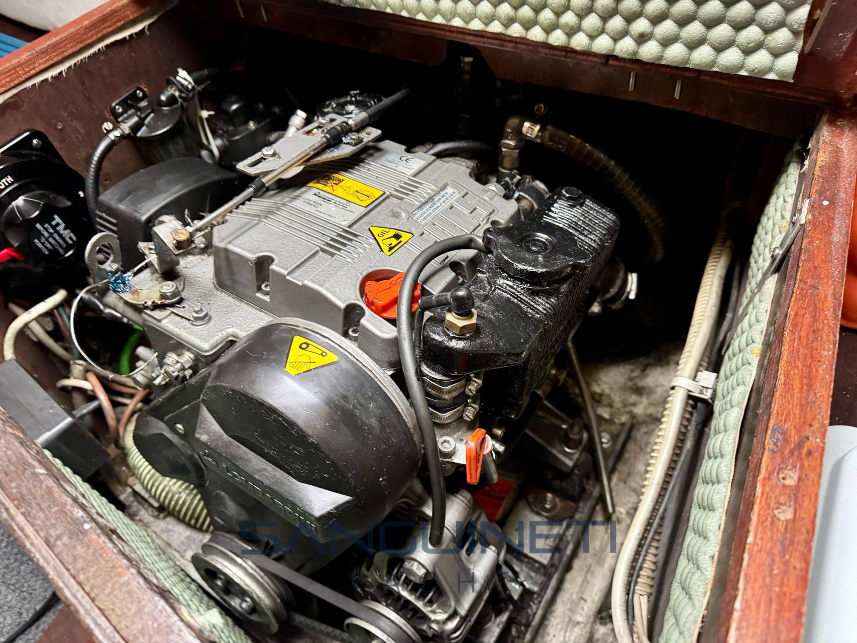 Langstone marine Mystere Engine