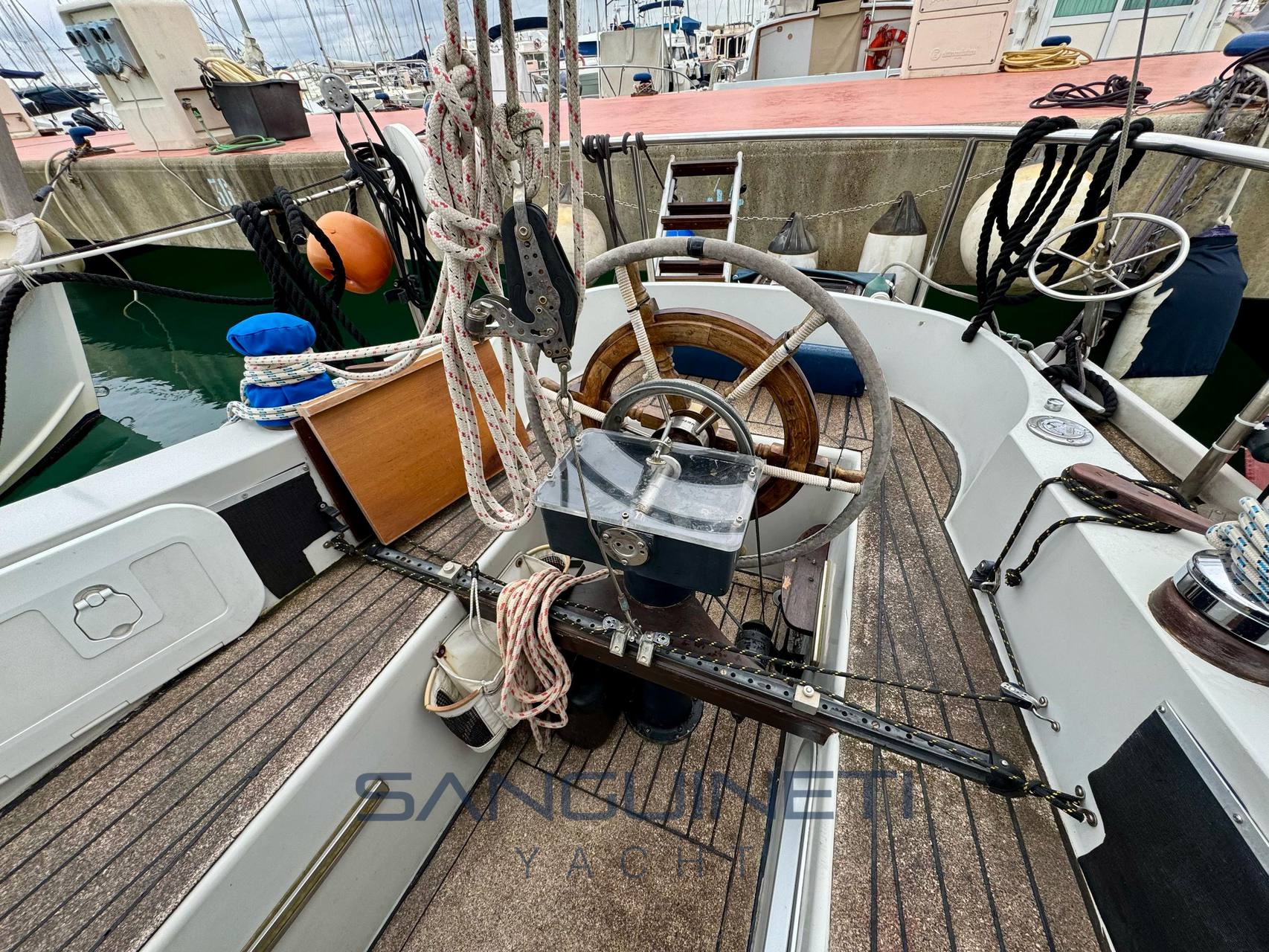 Langstone marine Mystere Exterior