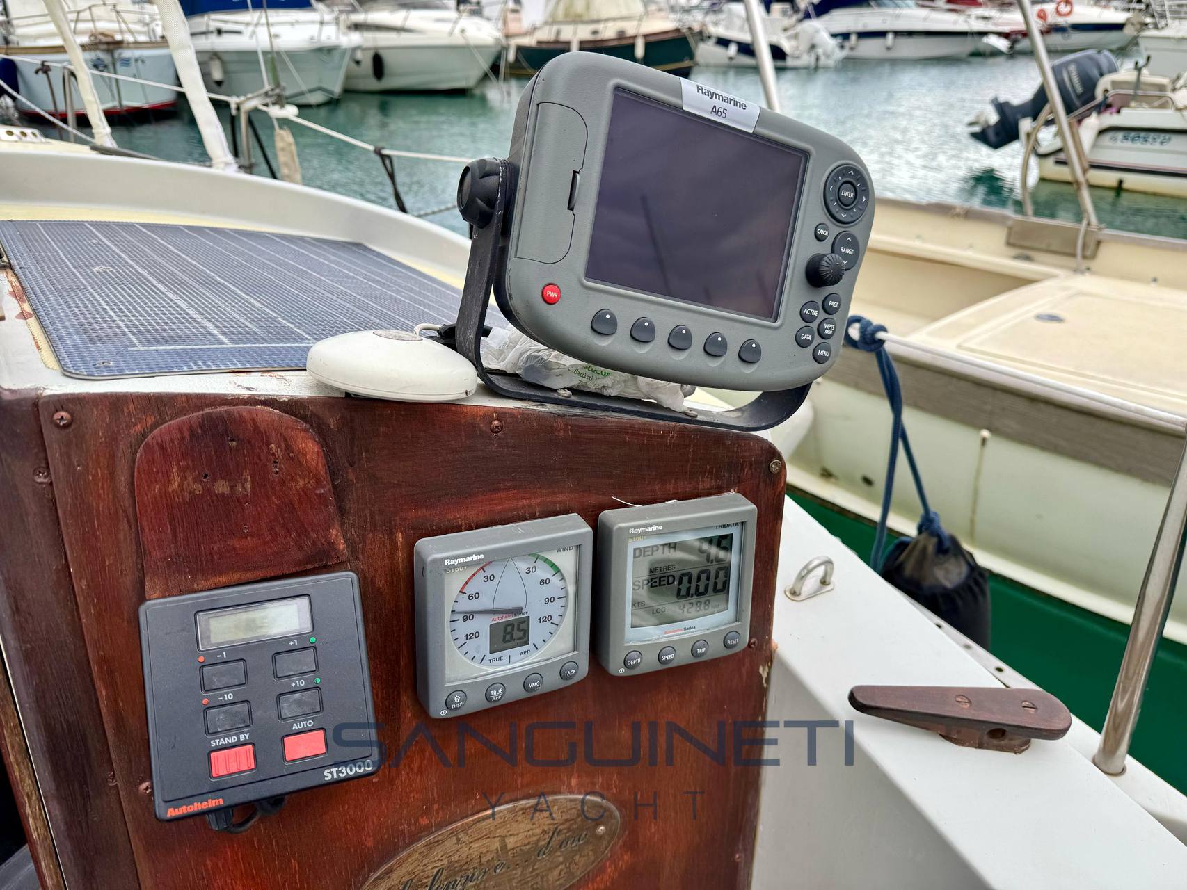 Langstone marine Mystere Instrumentation